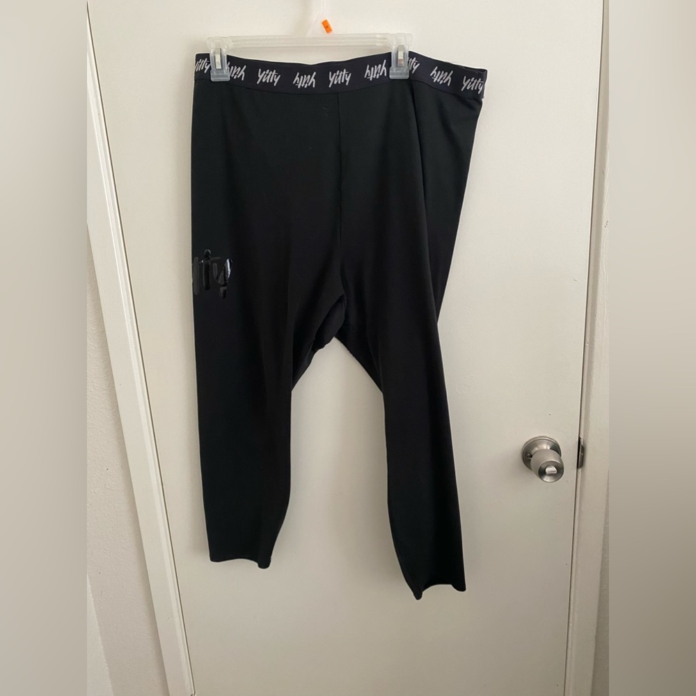 Black Yitty leggings (used)